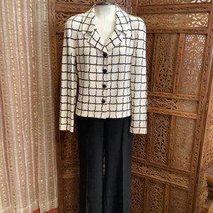 St. John Collection 2pc Knit Blazer and Slacks Size 6